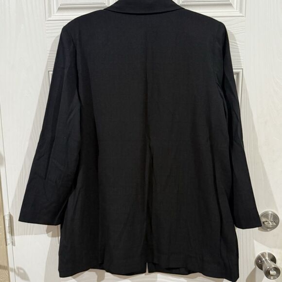 Roaman’s Women’s Black Blazer With Gold Button. NWOT 18w - Picture 4 of 4